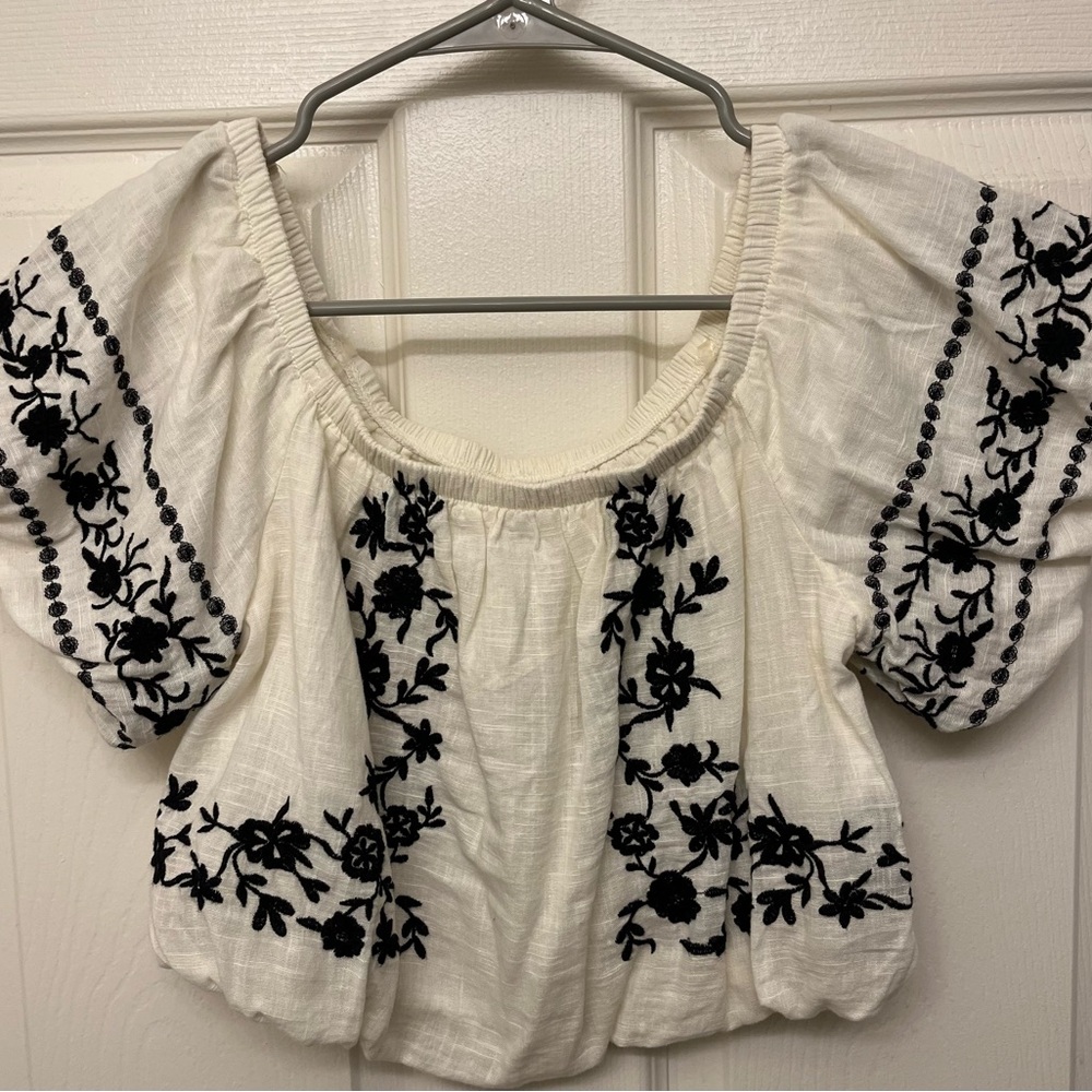 NWT American Eagle Embroidered Blouse